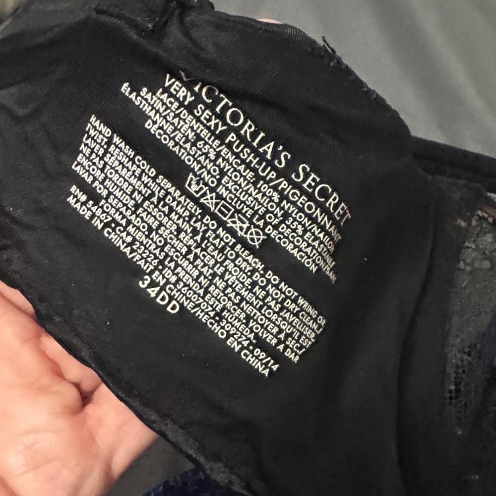 Victoria's Secret Midnight Blue Lace Bra Set - Picture 11 of 12